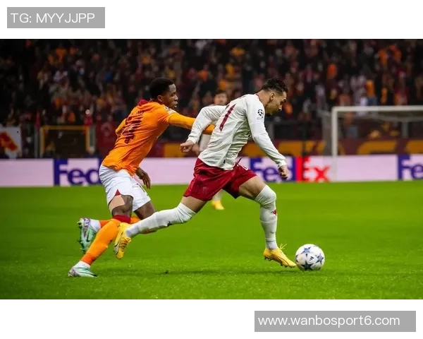 琼斯谈利马伤势恢复情况卢克肖在左中卫位置展现出良好状态