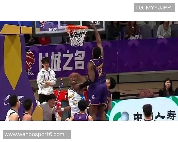 广州男篮季前赛遭遇马刺狂轰119分创单场失分新低 广州男篮季前赛遭遇马刺狂轰119分创单场失分新低