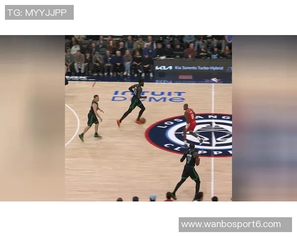 杰伦布朗狂砍42分展现超强火力次节独得18分助球队逆转局势