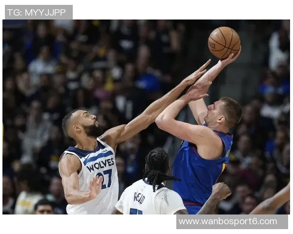 华子称赞戈贝尔为防守核心他的存在让球队在比赛中更有胜算